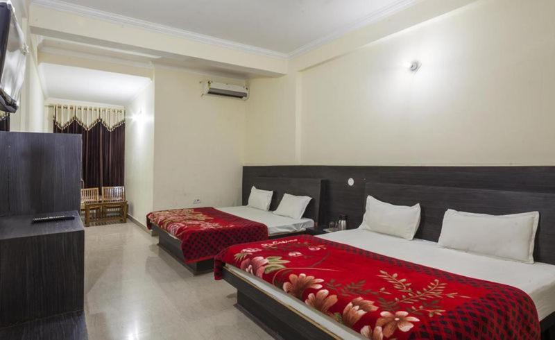 Hotel Devi Mahal Катра Екстериор снимка